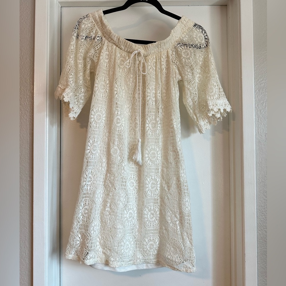 Xhilaration Cream Lace Strapless Dress